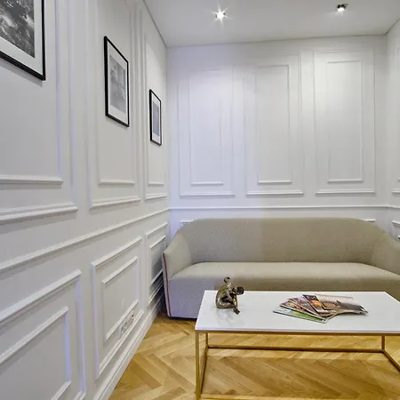 Апартаменти Glamorous And Alfama Riverview