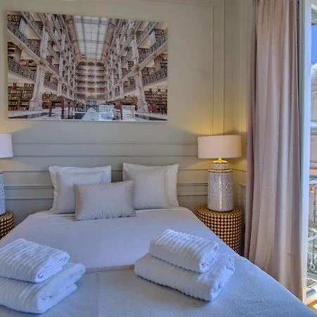 Апартаменти Glamorous And Alfama Riverview