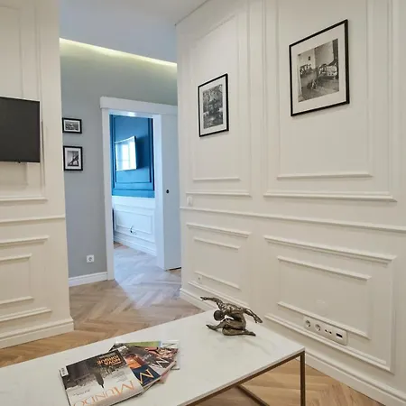 Glamorous And Alfama Riverview Apartment