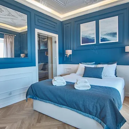 Glamorous And Alfama Riverview شقة *