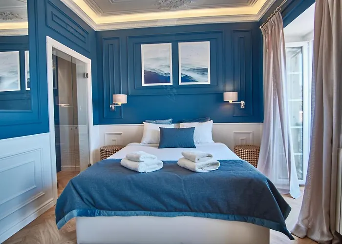 Glamorous And Alfama Riverview