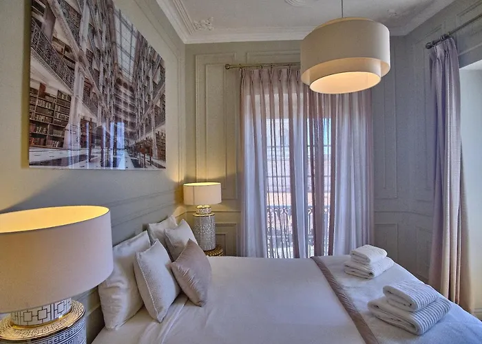 Glamorous And Alfama Riverview