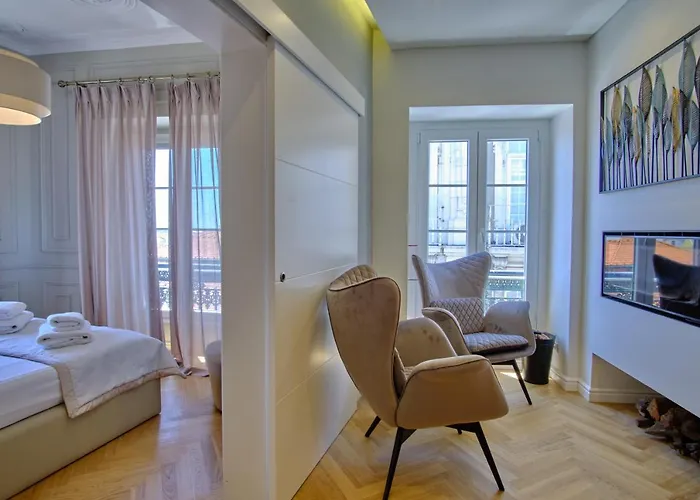 Glamorous And Alfama Riverview شقة *