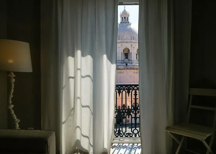 Glamorous And Alfama Riverview شقة *